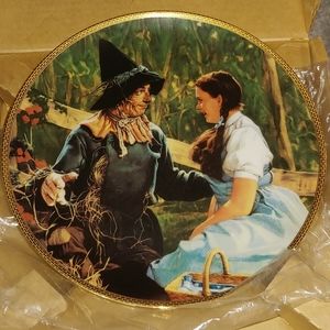 Dorothy meets the scarecrow, collectors plate